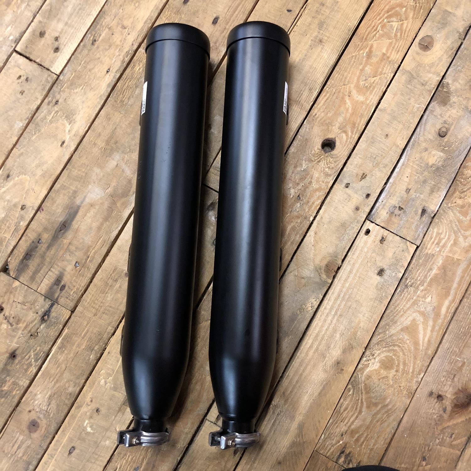 Indian Scout Bobber / Rogue matte black exhaust silencers (pair)